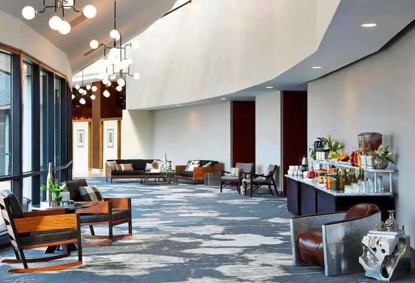 فندق Renaissance St. Louis Airport