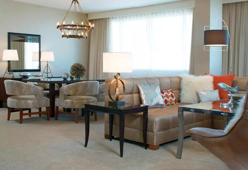 فندق Renaissance St. Louis Airport