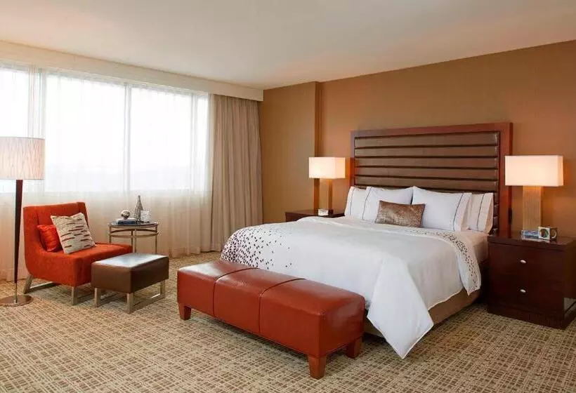 فندق Renaissance St. Louis Airport