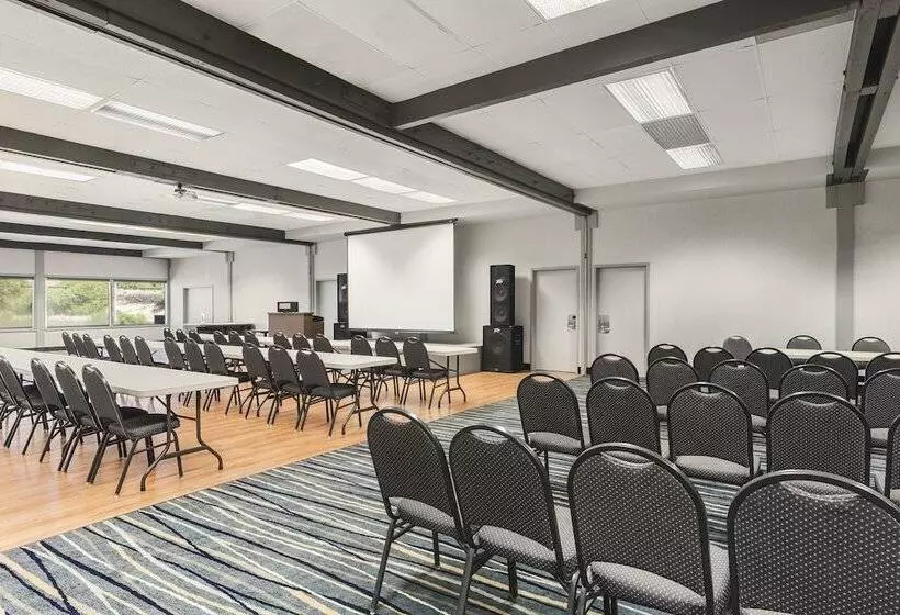 Columbia River Hotel, Ascend Hotel Collection