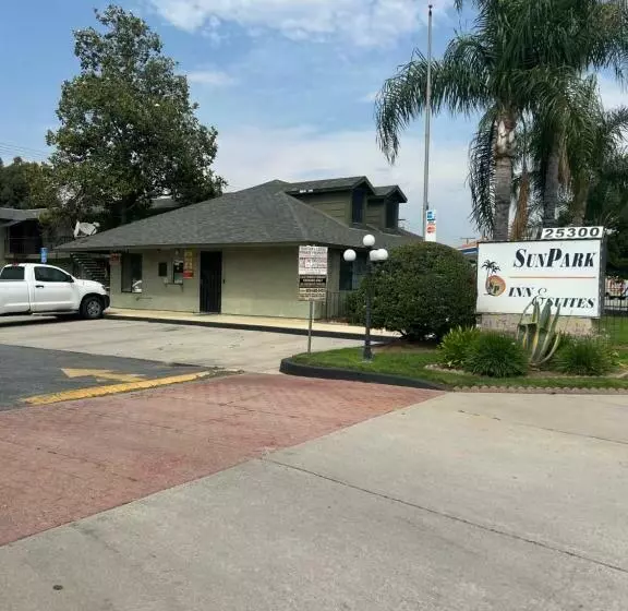 호텔 Sunpark Inn & Suites