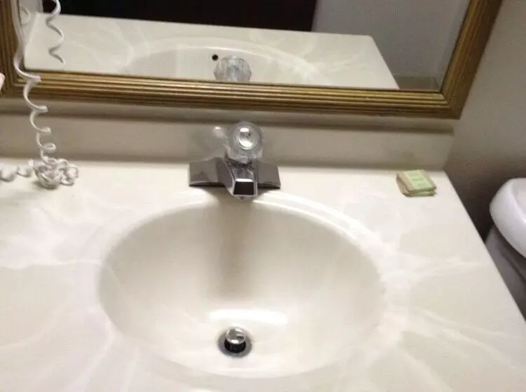 فندق Super 8 By Wyndham Hartford