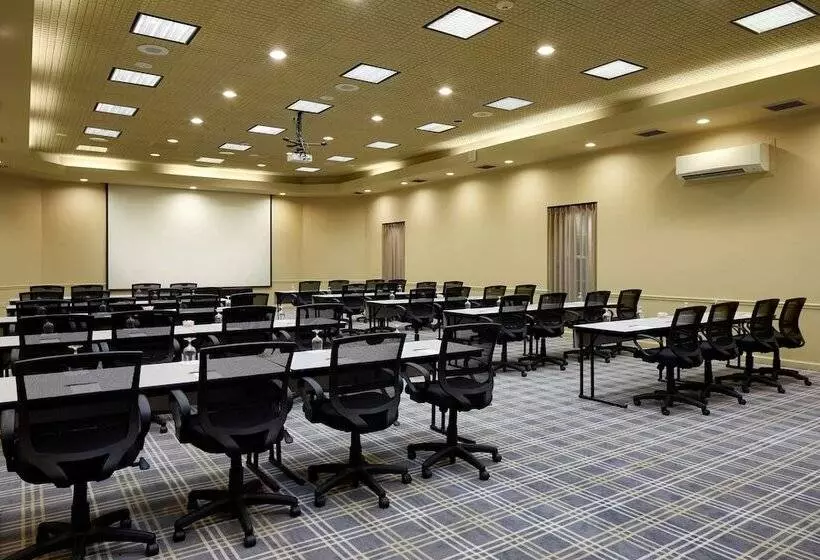 هتل Tarrytown House Estate On The Hudson