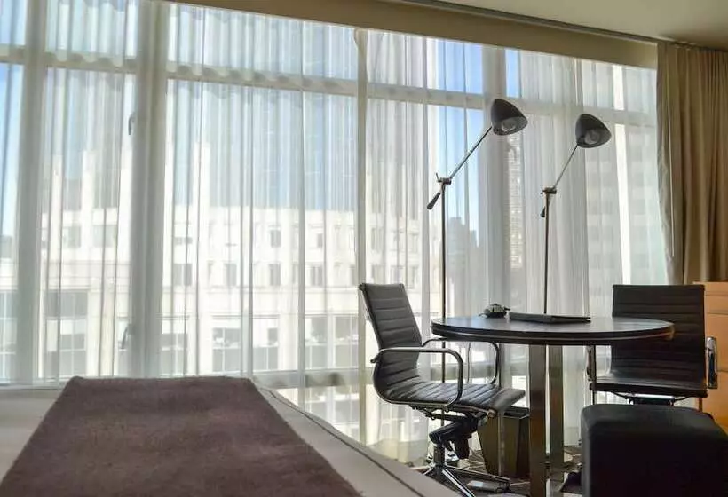 酒店 The Colonnade