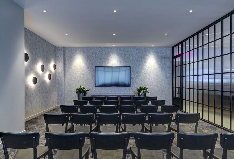 هتل The Colonnade