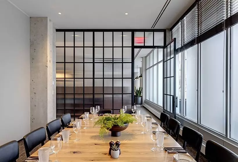 酒店 The Colonnade