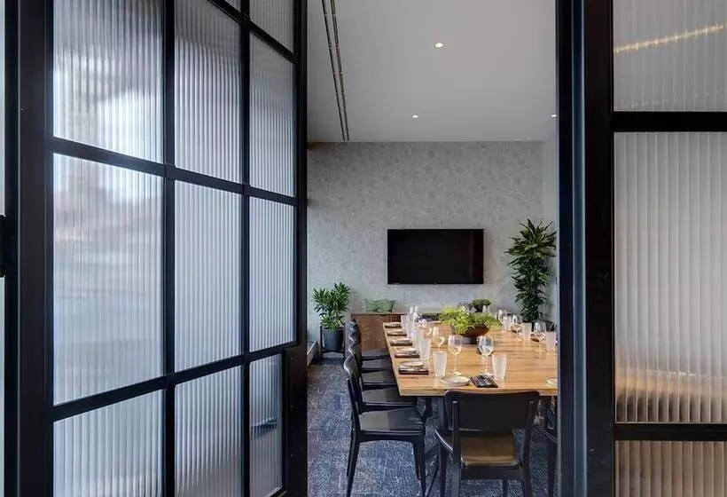 酒店 The Colonnade