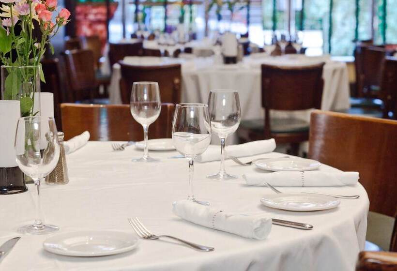 هتل The Colonnade