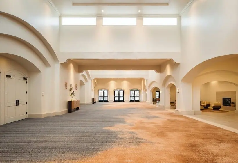Kimpton Miralina Resort and Villas by IHG