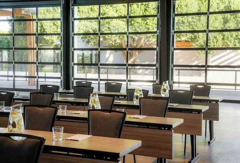 Kimpton Miralina Resort and Villas by IHG