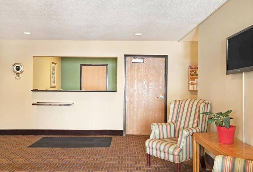 Мотель Coratel Inn & Suites By Jasper Hastings