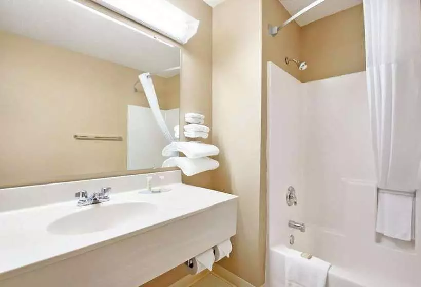 Motel Coratel Inn & Suites By Jasper Hastings