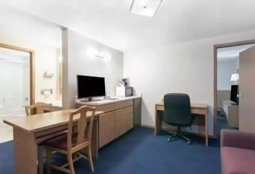 מוטל Super 8 By Wyndham Milbank Sd