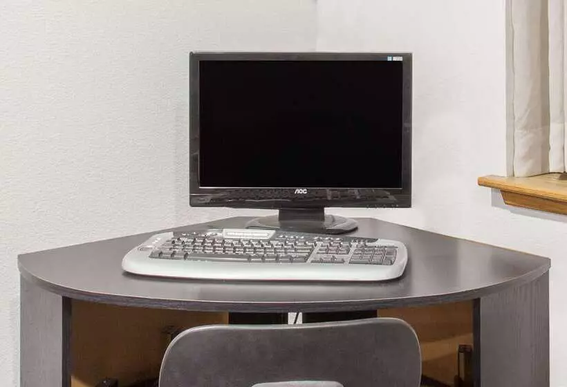 汽车旅馆  Super 8 By Wyndham Selma/fresno Area