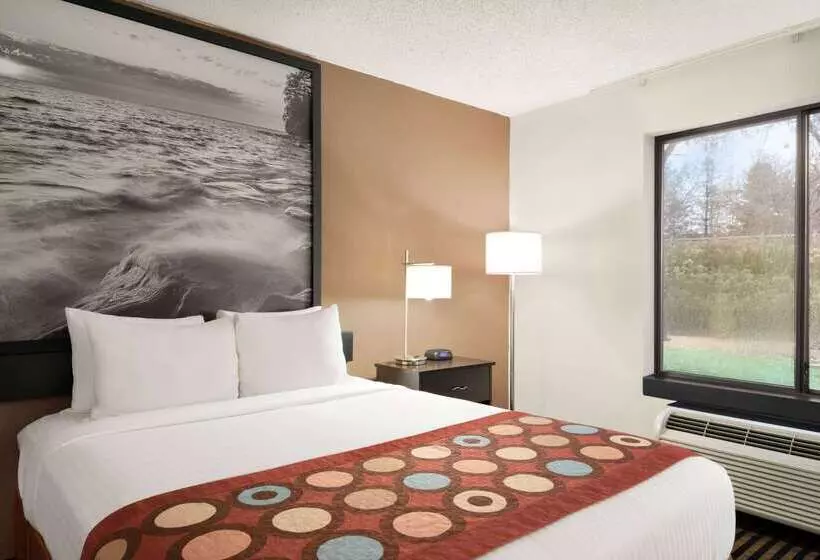 فندق على الطريق Super 8 By Wyndham Wausau