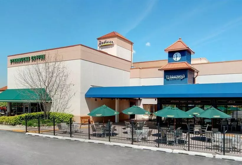 Radisson Hotel at Star Plaza