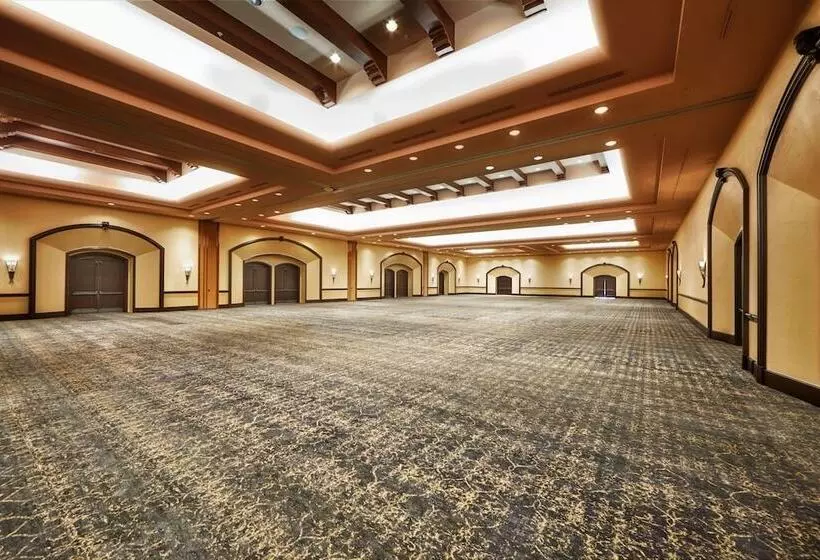 The Scottsdale Plaza Resort & Villas