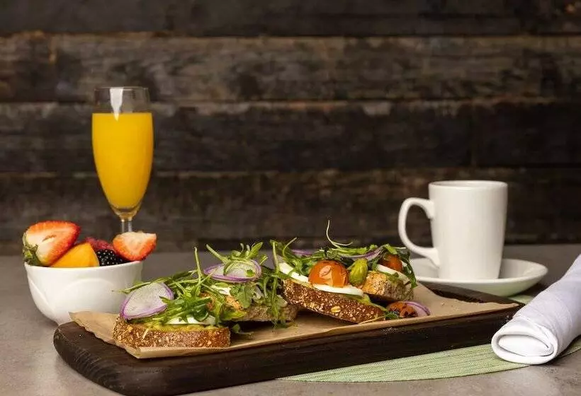 The Scottsdale Plaza Resort & Villas