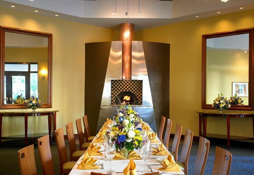 בית מלון כפרי Mathilda At Moffett Park