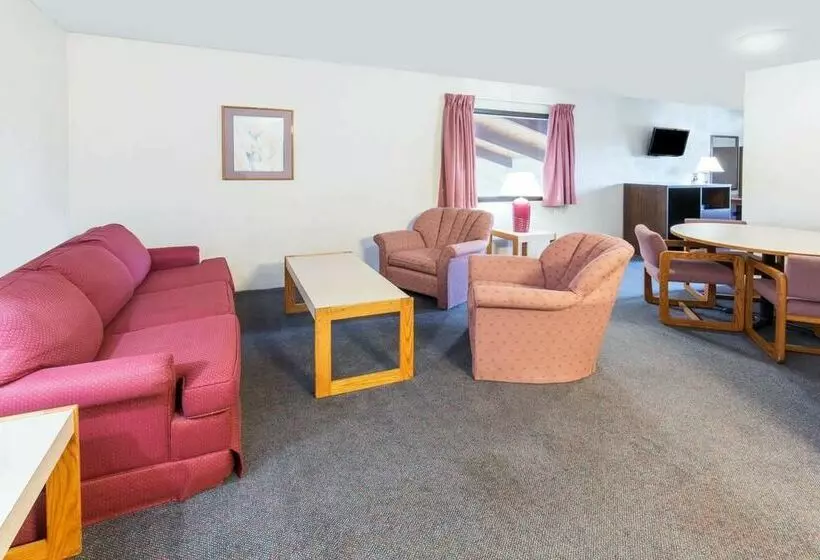 מוטל Super 8 By Wyndham Salem