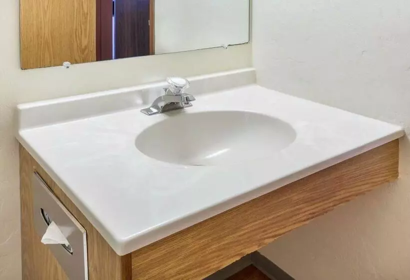 מוטל Super 8 By Wyndham Salem