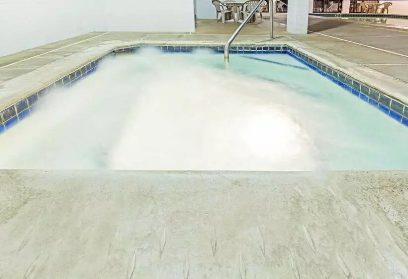 מוטל Super 8 By Wyndham Salem