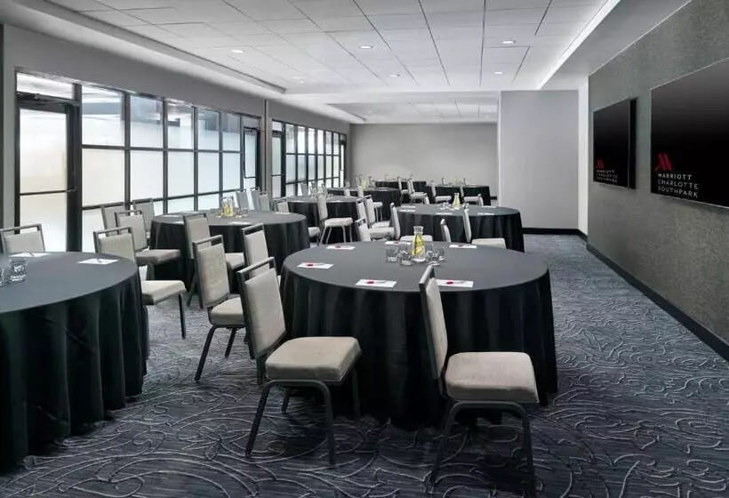 Отель Charlotte Marriott Southpark