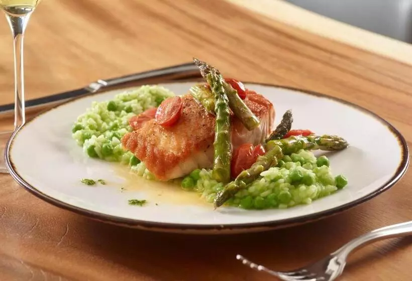 Отель Charlotte Marriott Southpark