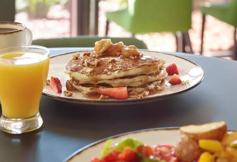 Отель Charlotte Marriott Southpark