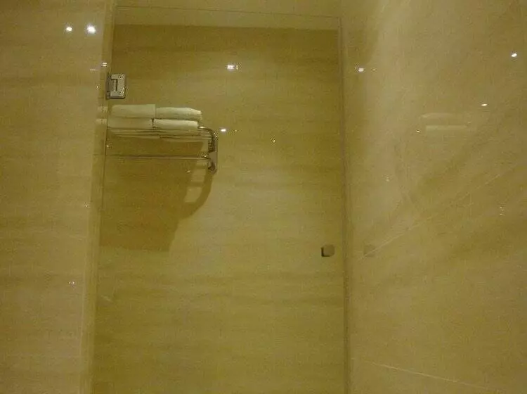 هتل Continental Altamira