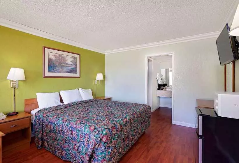 בית מלון כפרי Knights Inn Palmdale Ca