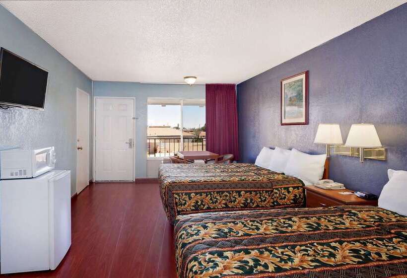 هتل Knights Inn Palmdale Ca