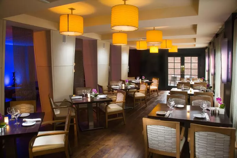 Отель Montrose At Beverly Hills