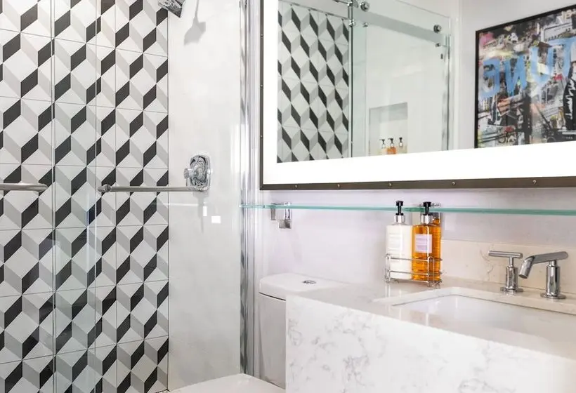 Отель Montrose At Beverly Hills