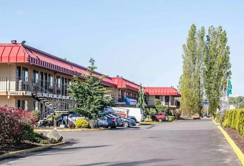 Szálloda Rodeway Inn & Suites
