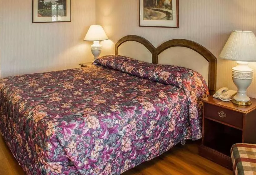 Szálloda Rodeway Inn & Suites