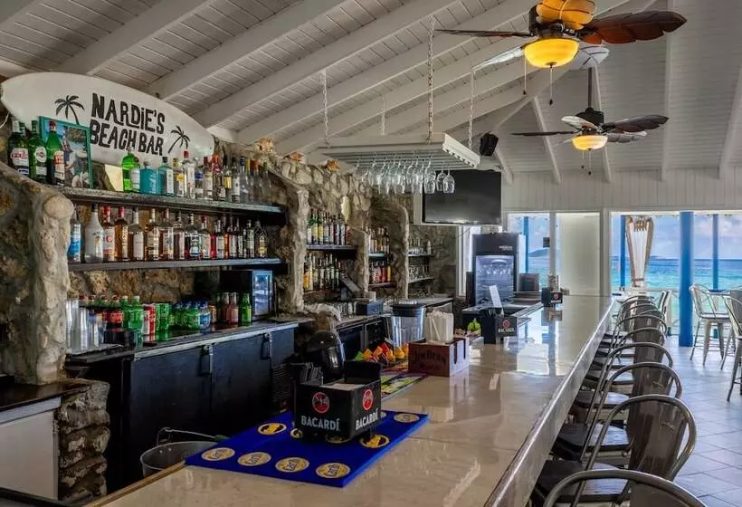 호텔 Sebastians On The Beach