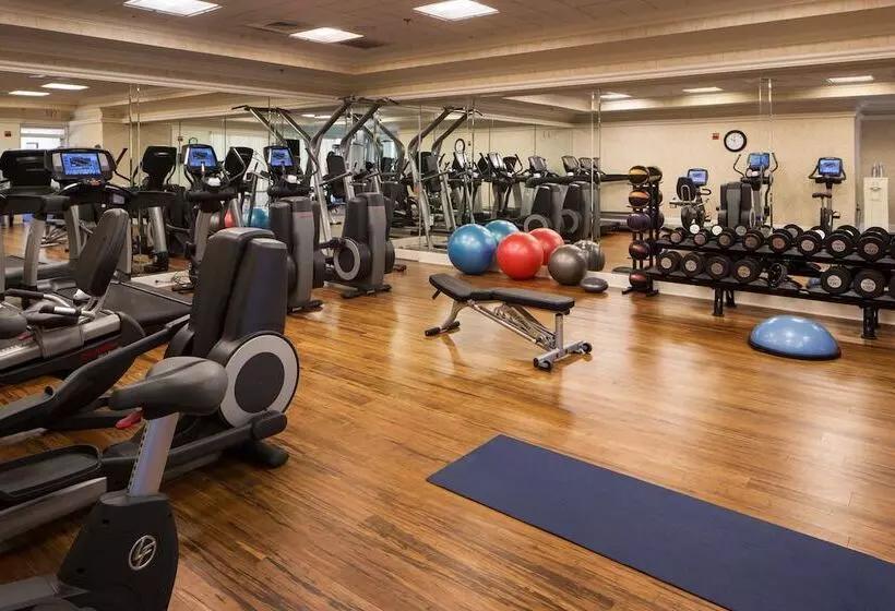 בית מלון כפרי Washington Duke Inn & Golf Club