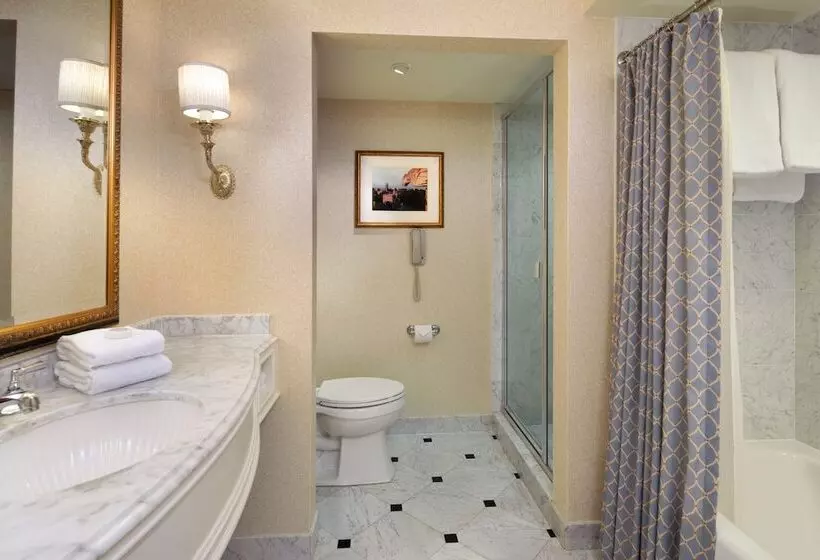 בית מלון כפרי Washington Duke Inn & Golf Club