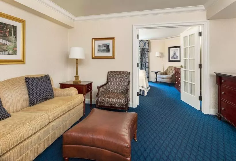 בית מלון כפרי Washington Duke Inn & Golf Club