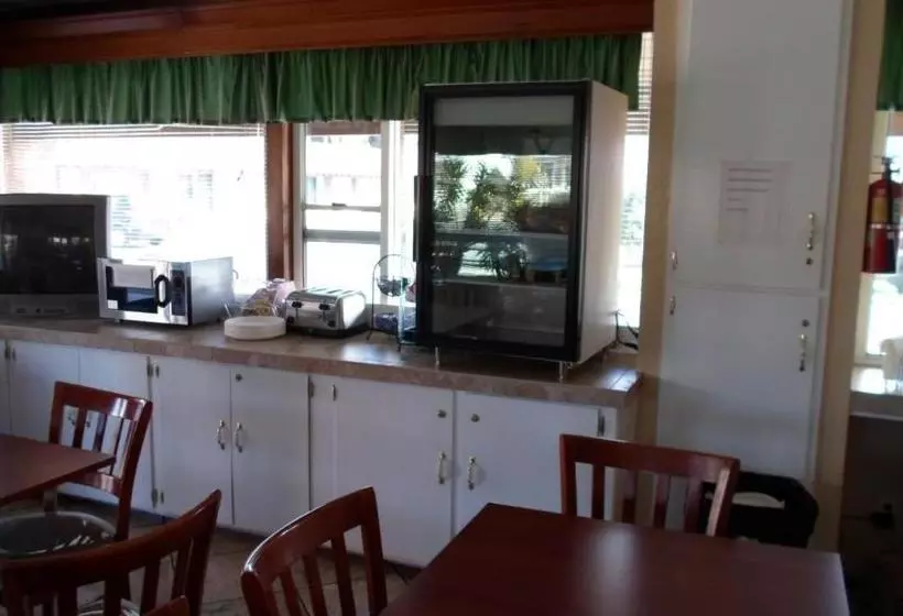 Отель Wine Valley Lodge