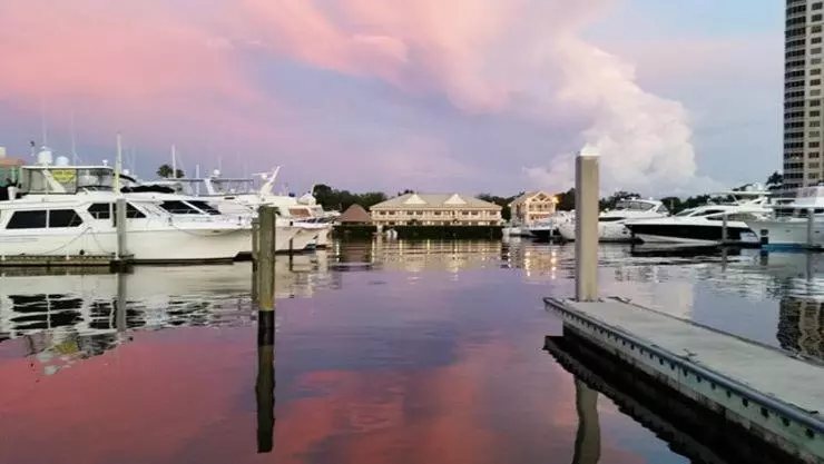 Legacy Harbour Hotel & Suites