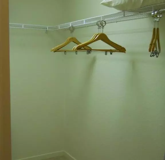 Legacy Harbour Hotel & Suites