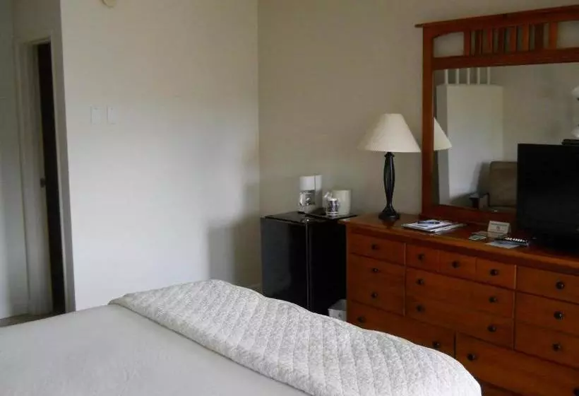 Legacy Harbour Hotel & Suites