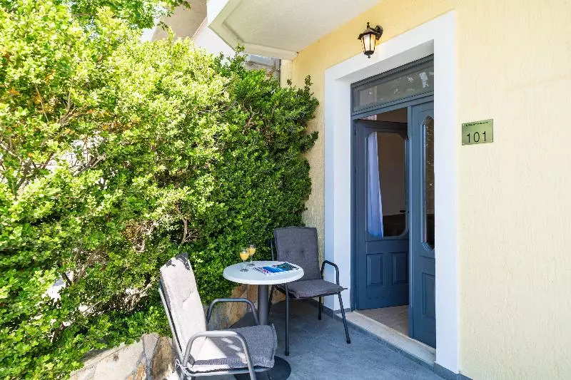 Bacan Serviced Apartments