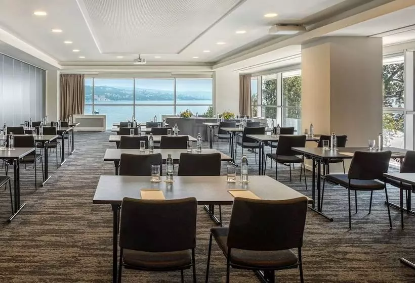 בית מלון כפרי Ambasador  Liburnia