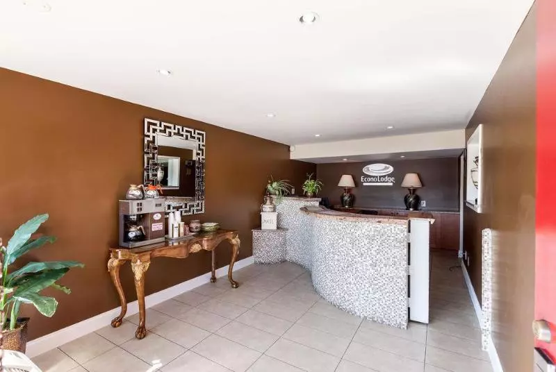 酒店 Econo Lodge Airport I35 North