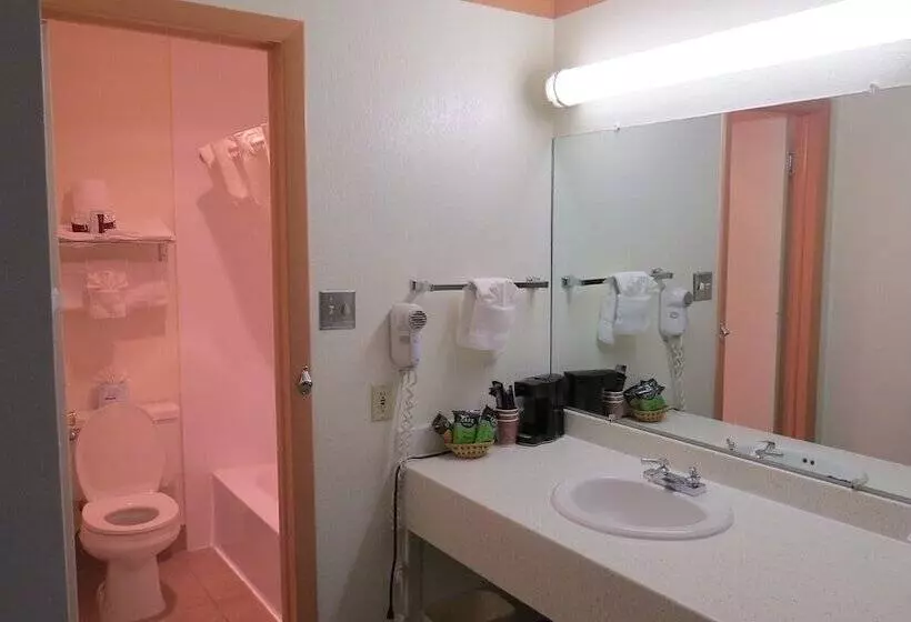 Hotel Casa Lemus Inn