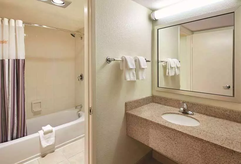 Hotel Mission View Inn & Suites San Diego Sea World   Zoo