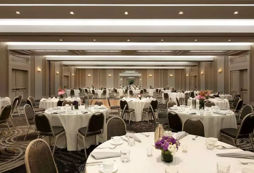 فندق Laguardia Plaza